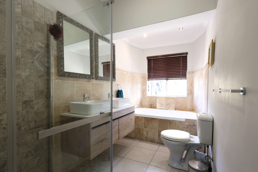 4 Bedroom Property for Sale in Klein Drakenstein Western Cape